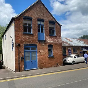 1 Bed River On The Docks Apartment